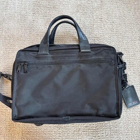 📞 Tumi Alpha Expandable Briefcase​​​ - Picture 6 of 7